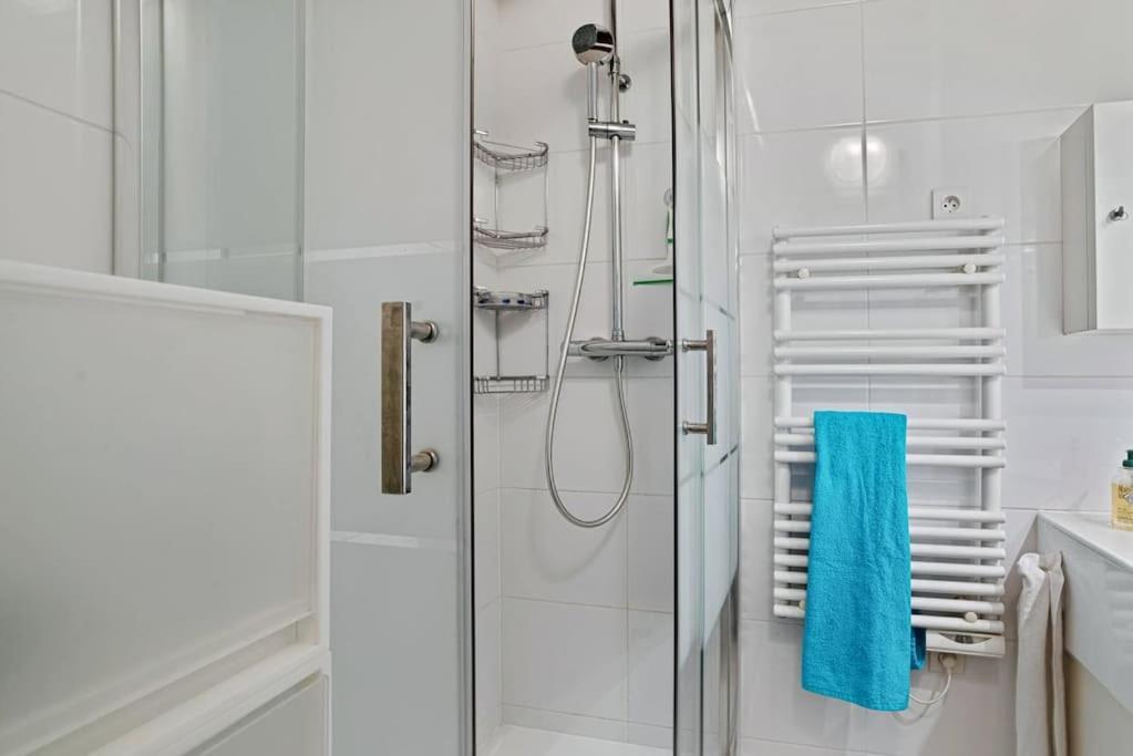 Artistic Apartment In Paris 12 Экстерьер фото